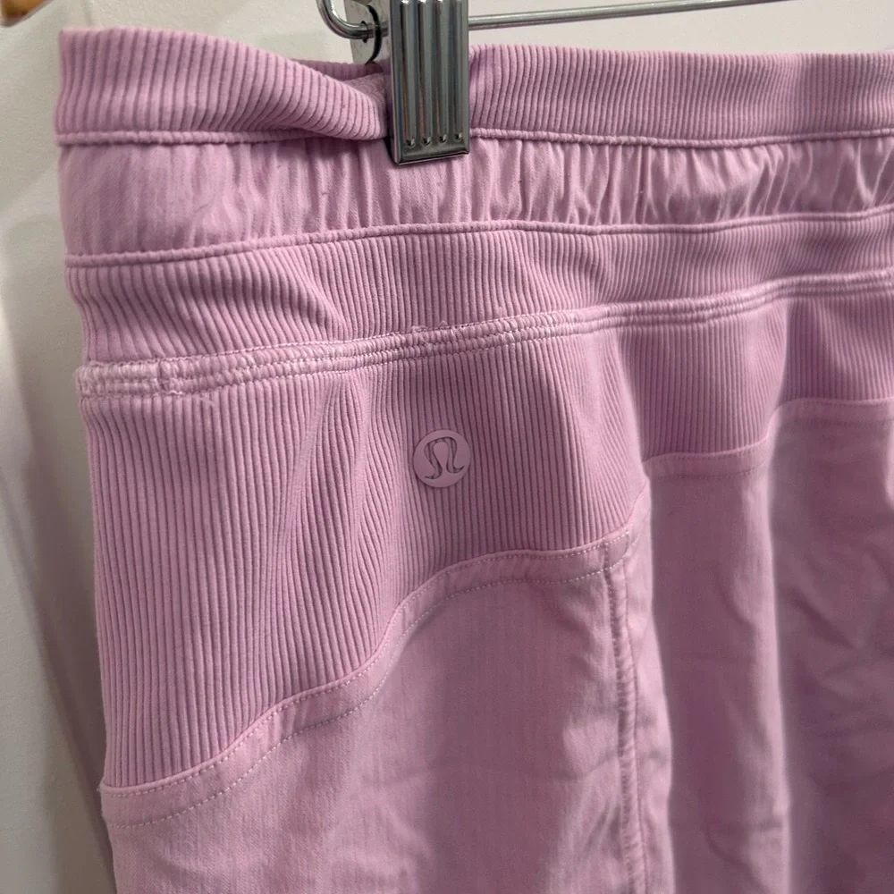 Lululemon Dance Studio Shorts Sz 12 - Picture 4 of 5